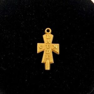Vintage Gold Tone CUM LAUDE Society Cross Pin Brooch Pendant Academic Award